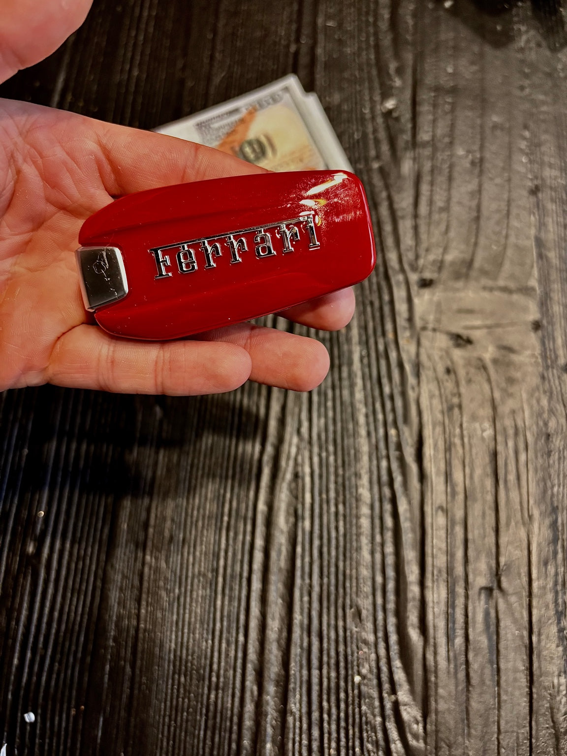 Clé Ferrari – Symbole de luxe et de puissance